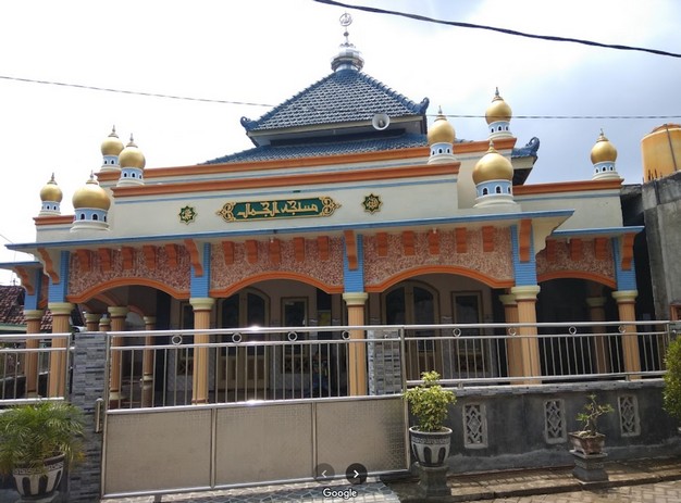 Gerakan Resik Resik Masjid Mojokerto melakukan giat bersih bersih masjid di Masjid Al Djamal